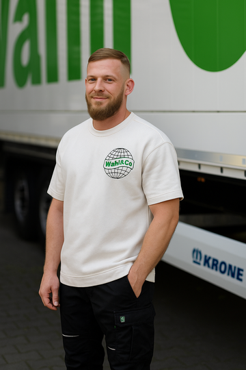 Wahl & Co T-Shirt in Beige mit Globus-Logo